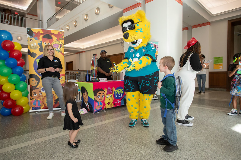Jaguars Mascot Visits the Library